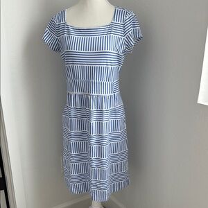 J McLaughlin blue and White Striped Dress NWOT